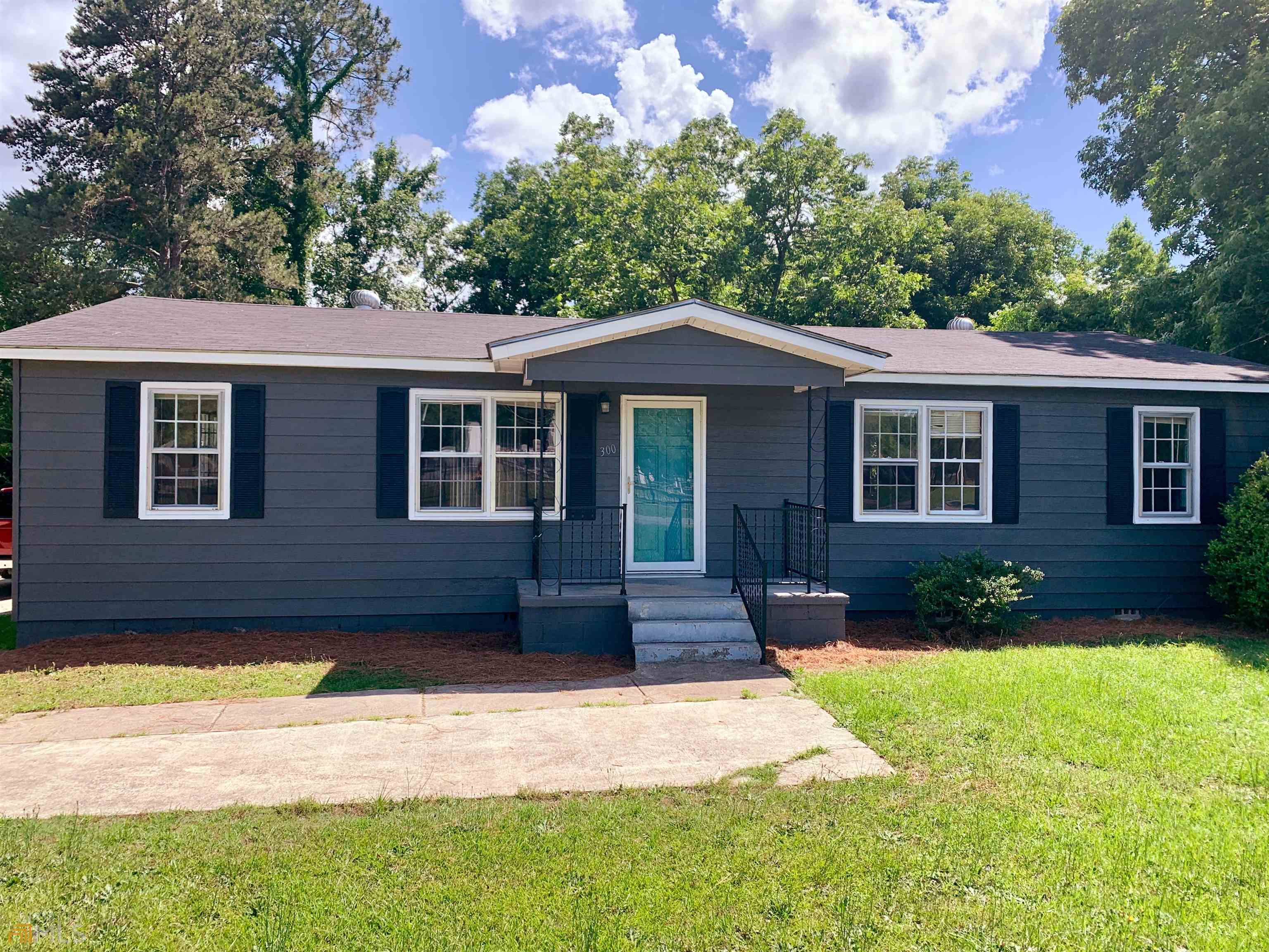 300 Academy Street Property Photo 1