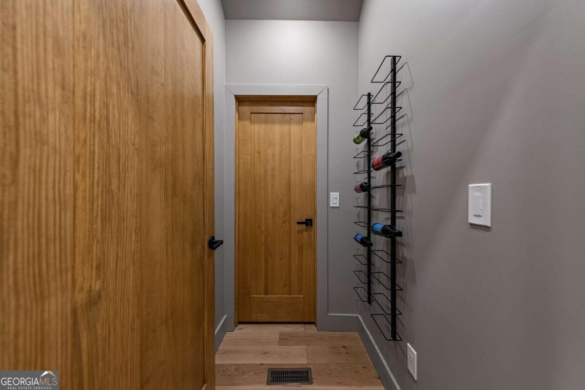 687 Left Turn Property Photo 16