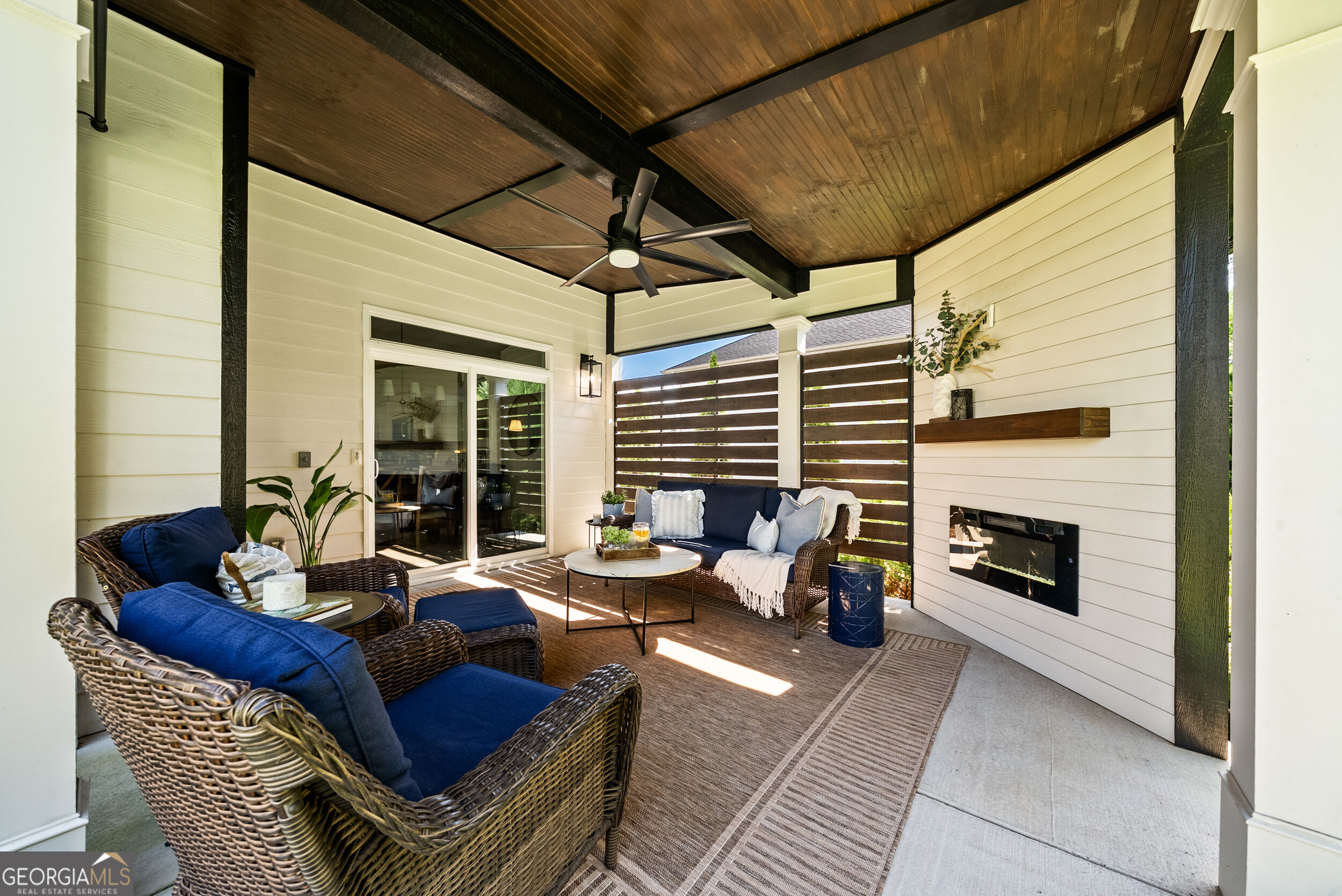 8020 Veranda Curve Property Photo 3