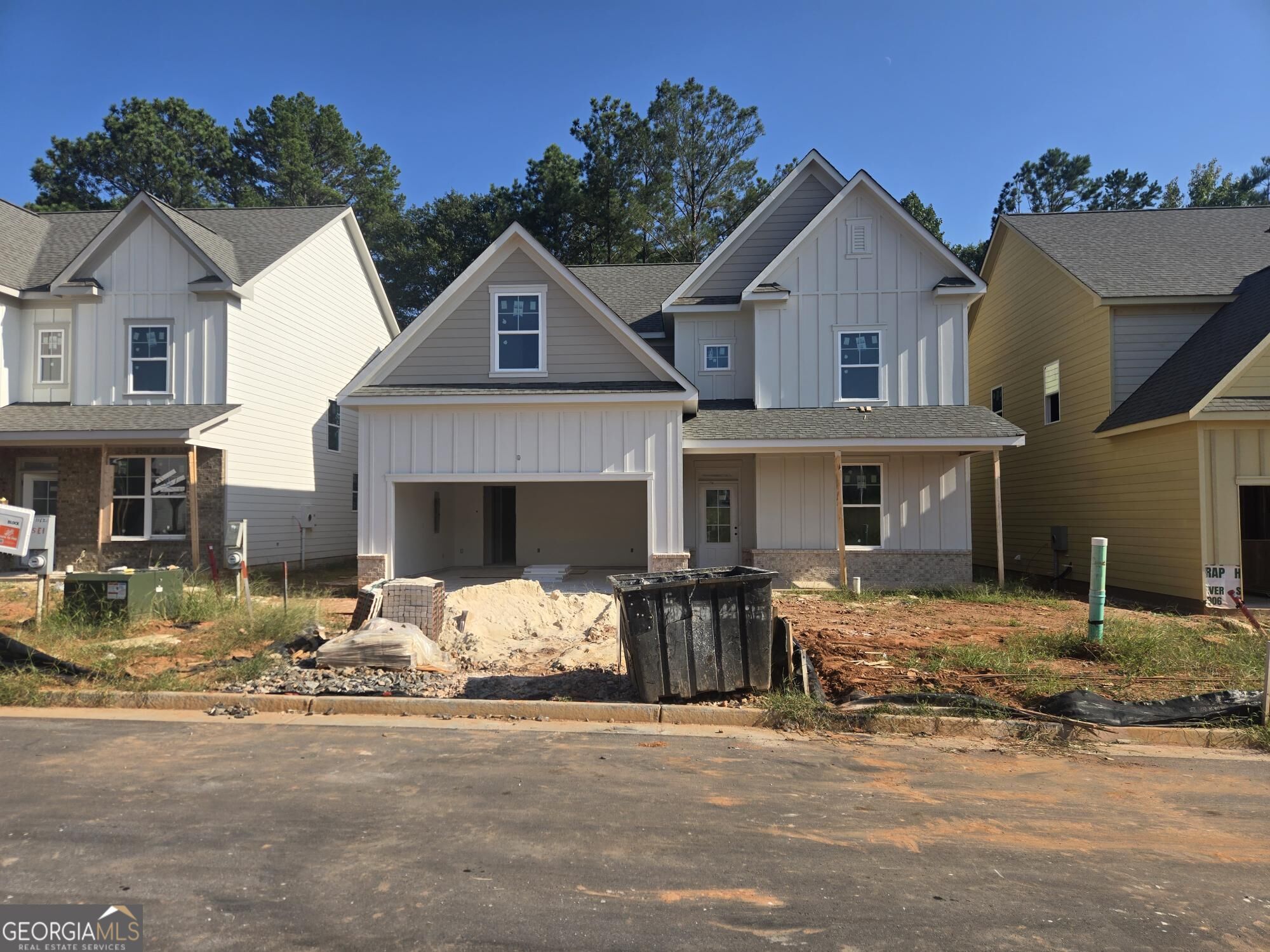 1172 Homepark Circle Property Photo 4