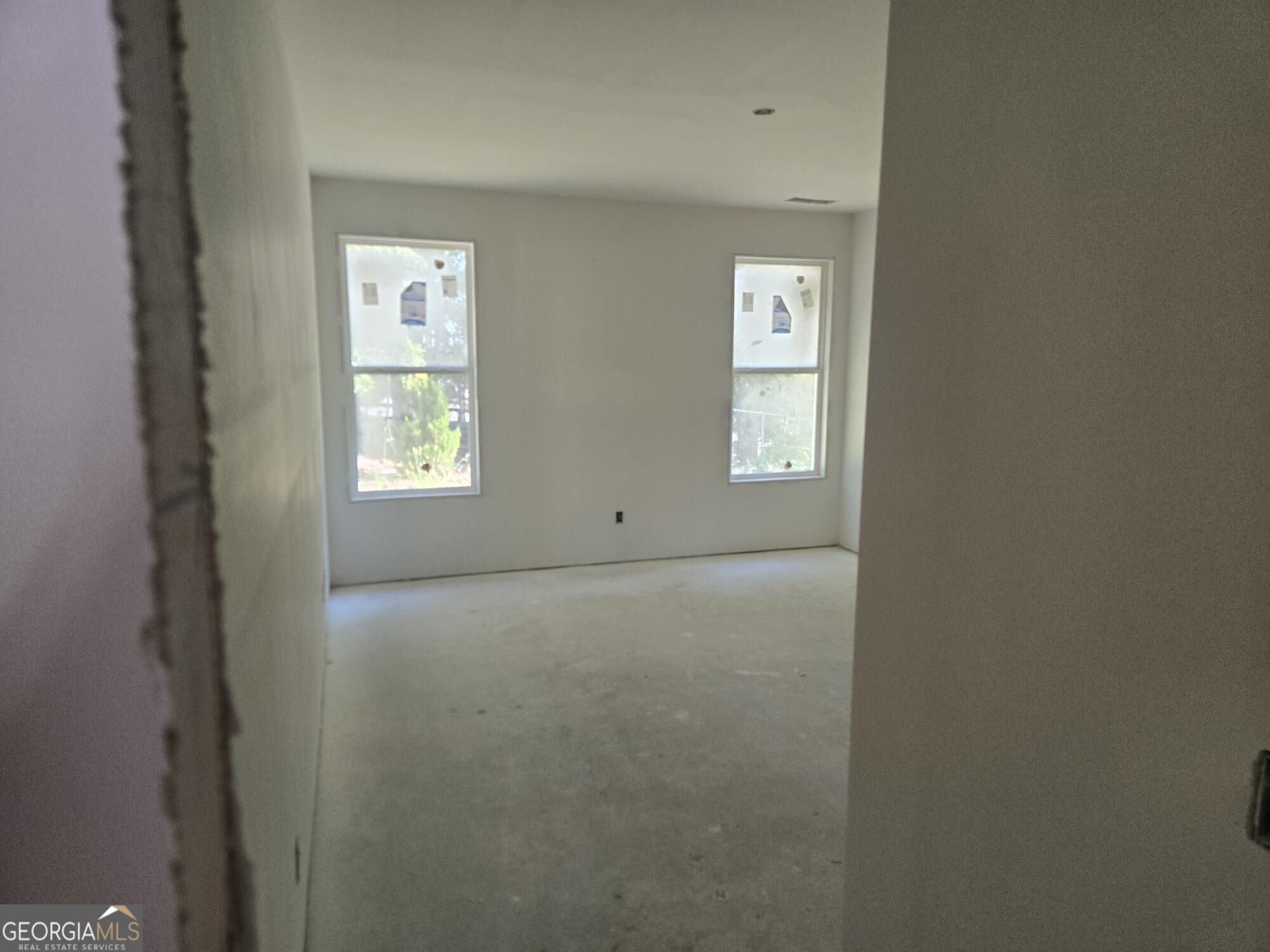 1172 Homepark Circle Property Photo 8