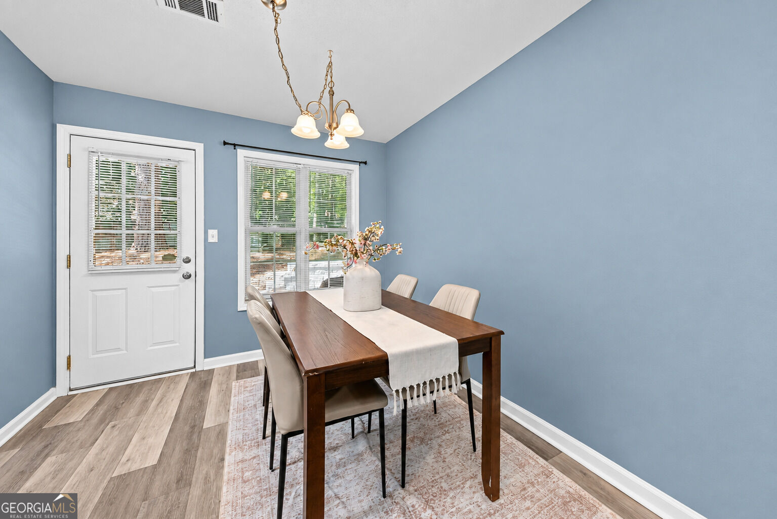637 Huntington Road # C2 Property Photo 7