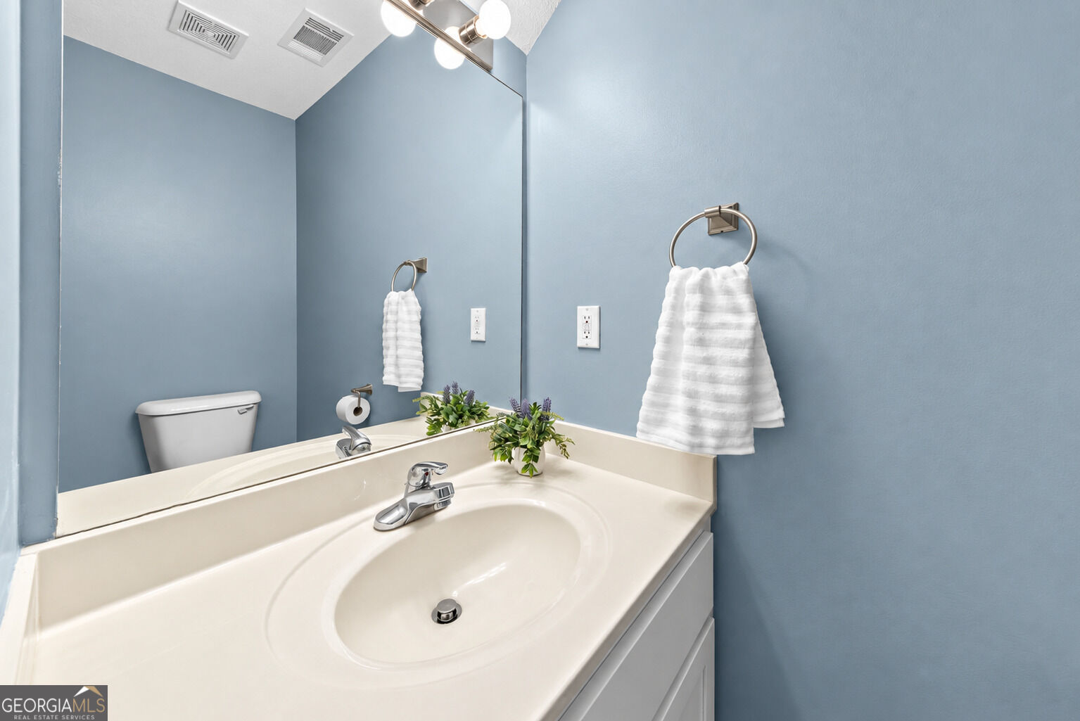 637 Huntington Road # C2 Property Photo 8
