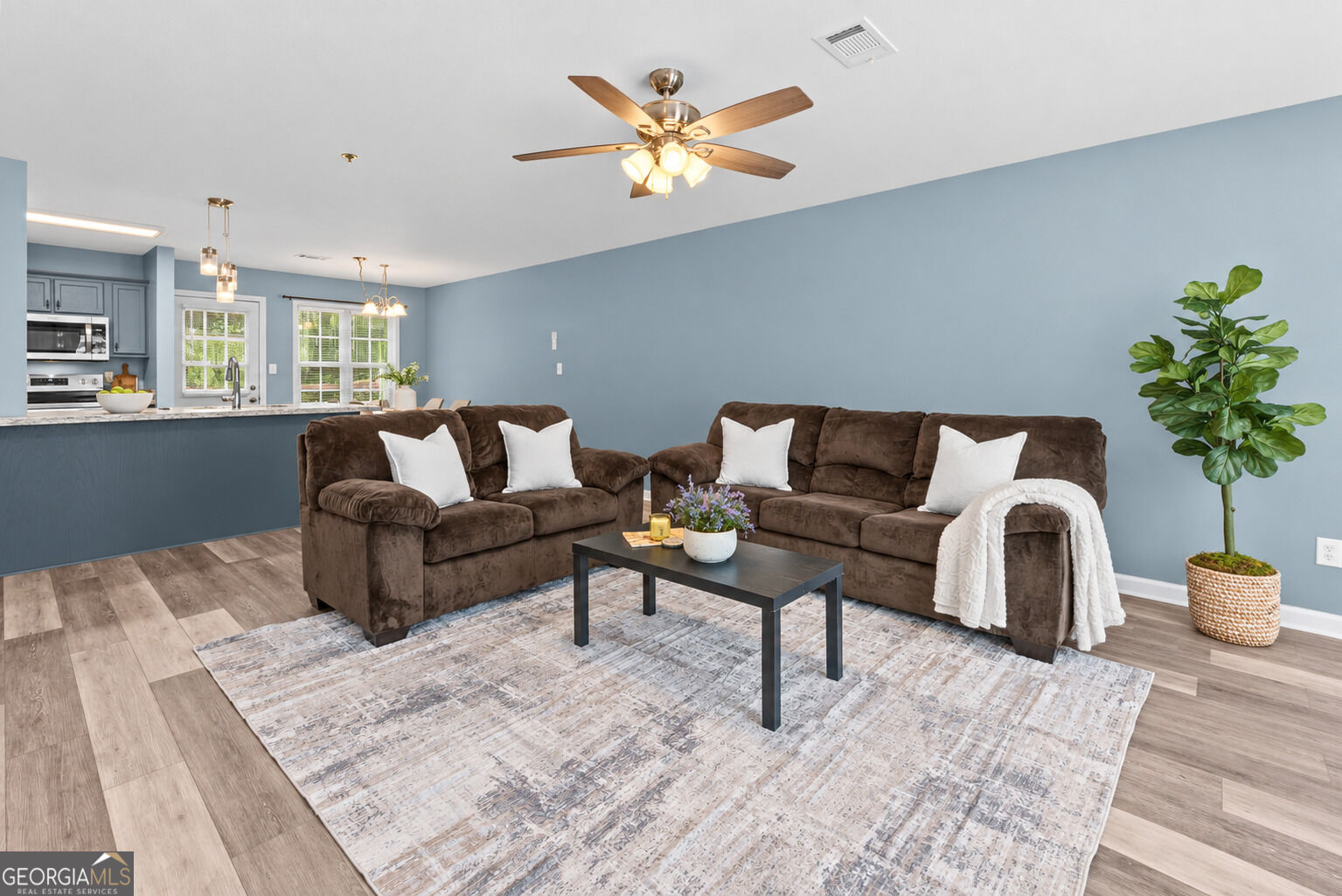 637 Huntington Road # C2 Property Photo 17