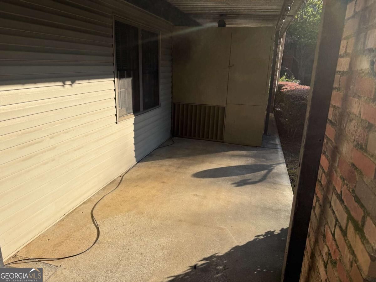 3087 Colonial Way # J Property Photo 4