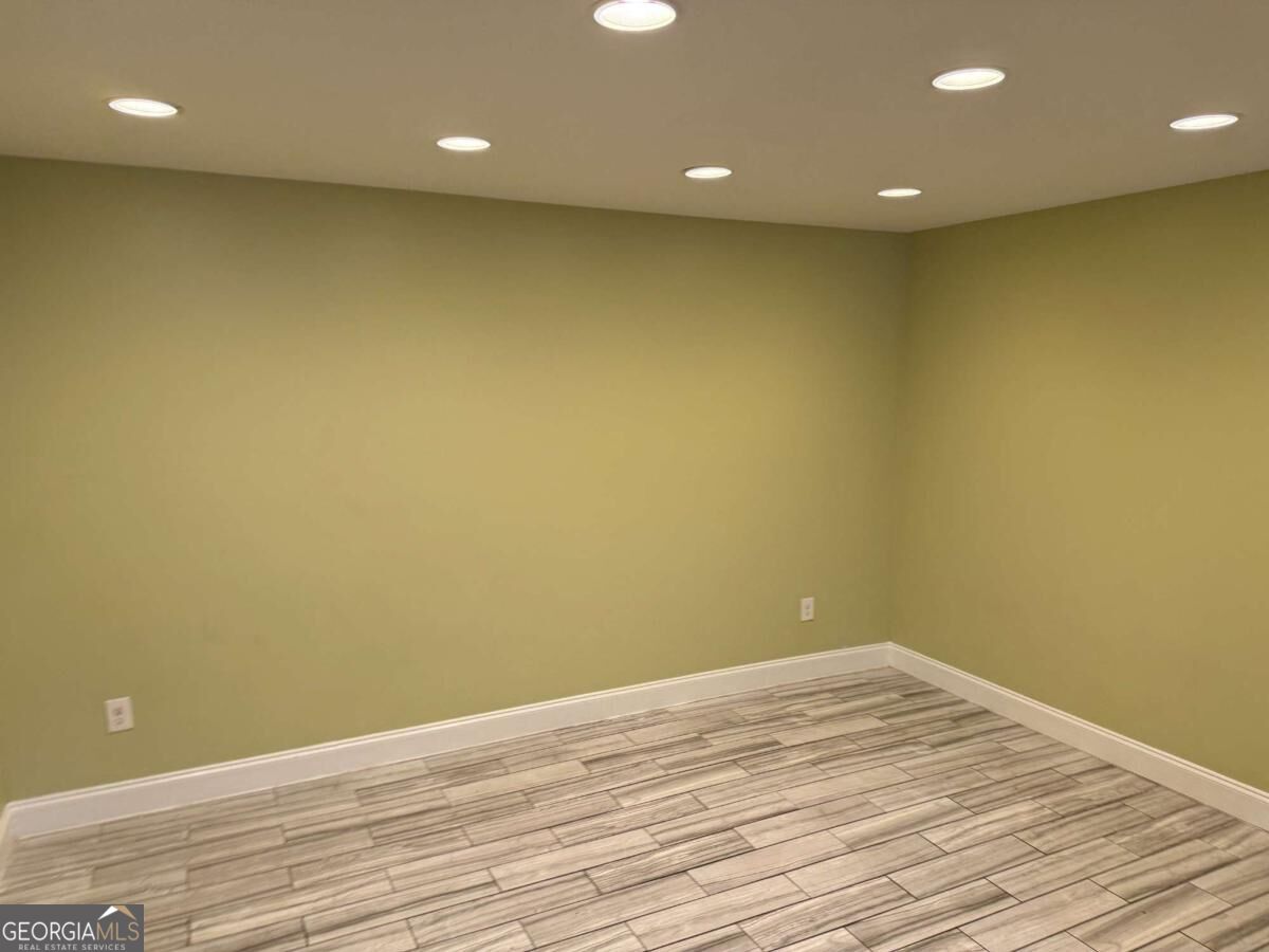 3087 Colonial Way # J Property Photo 9