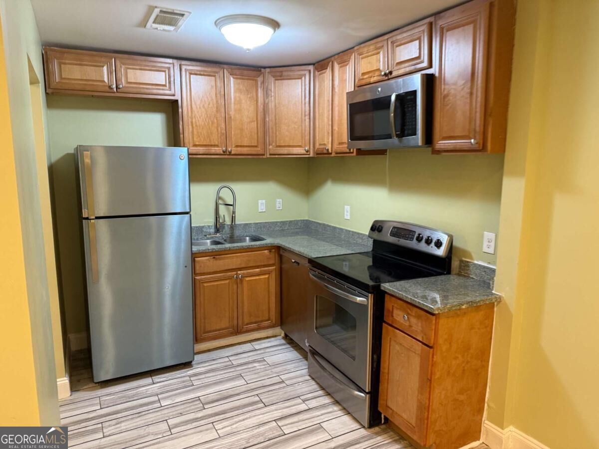 3087 Colonial Way # J Property Photo 10