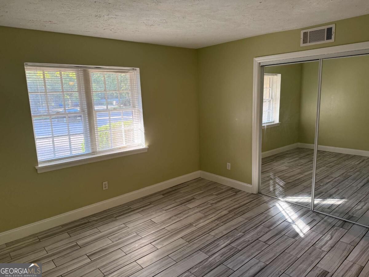 3087 Colonial Way # J Property Photo 12