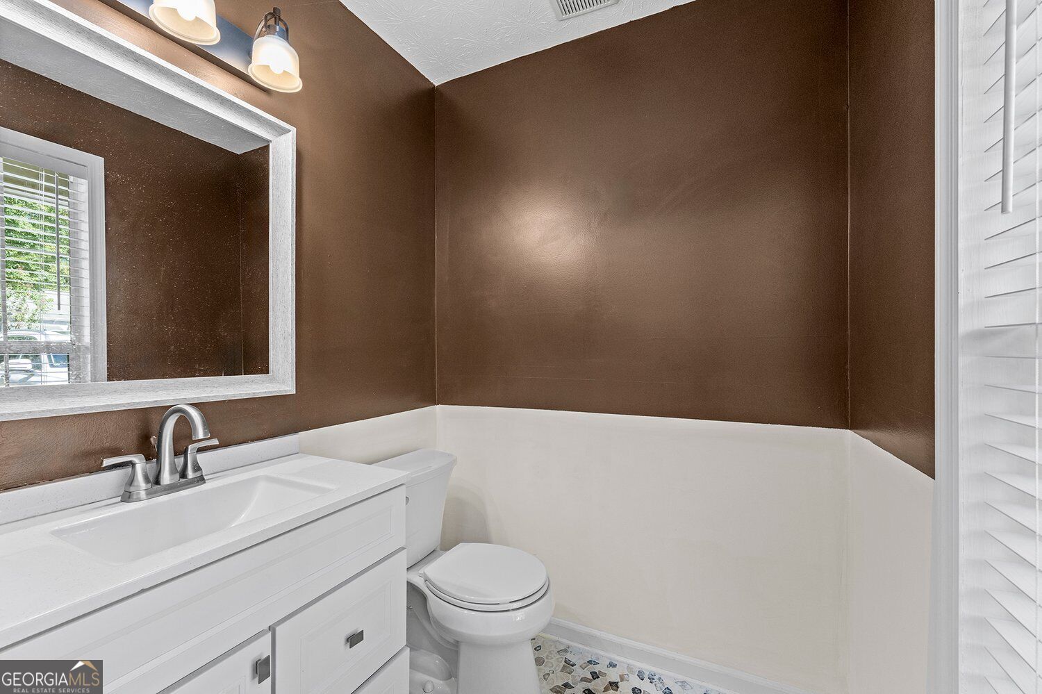 445 Carriage Court Property Photo 10