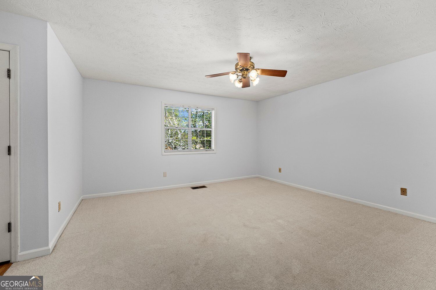 445 Carriage Court Property Photo 12