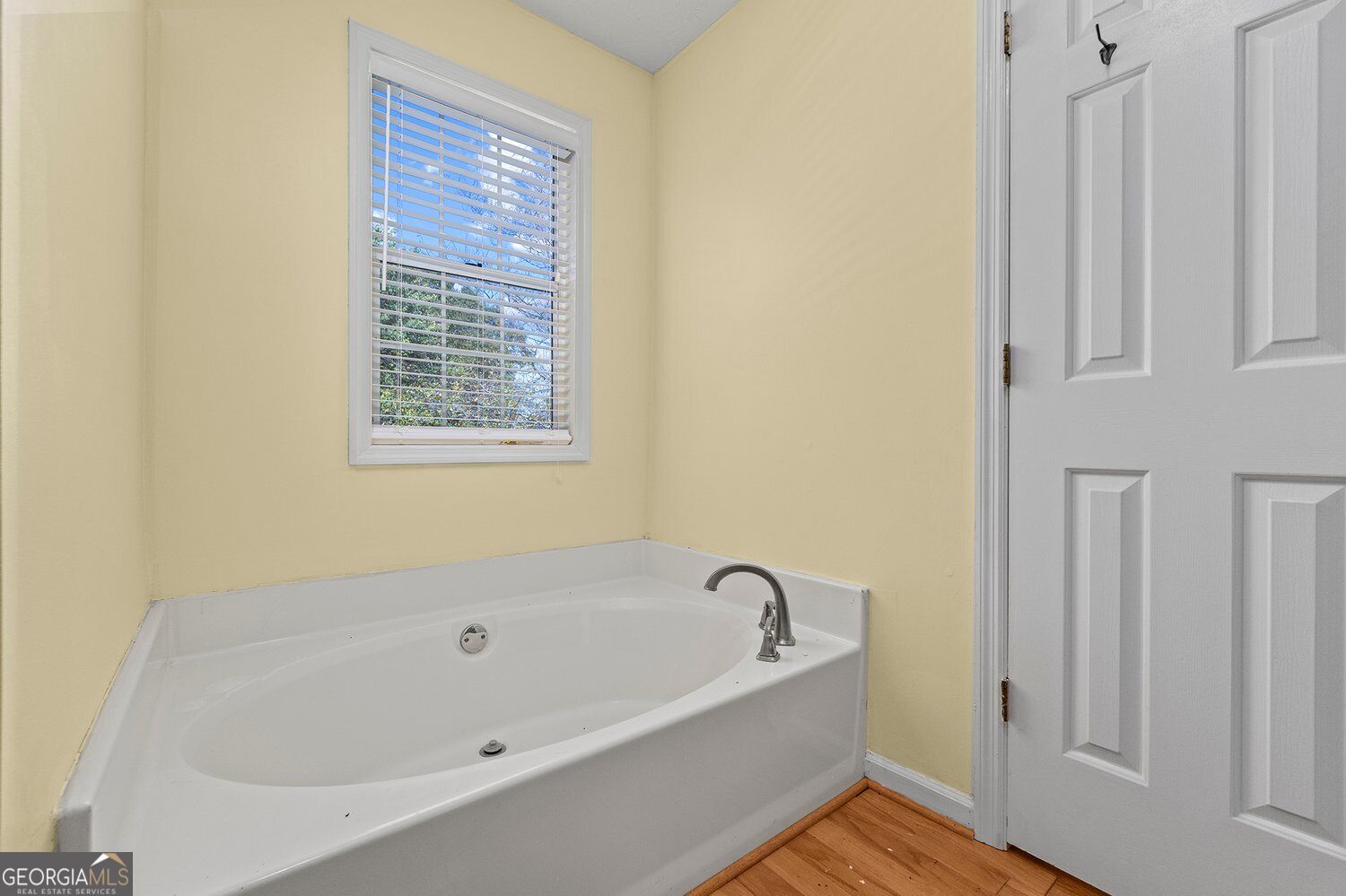 445 Carriage Court Property Photo 14