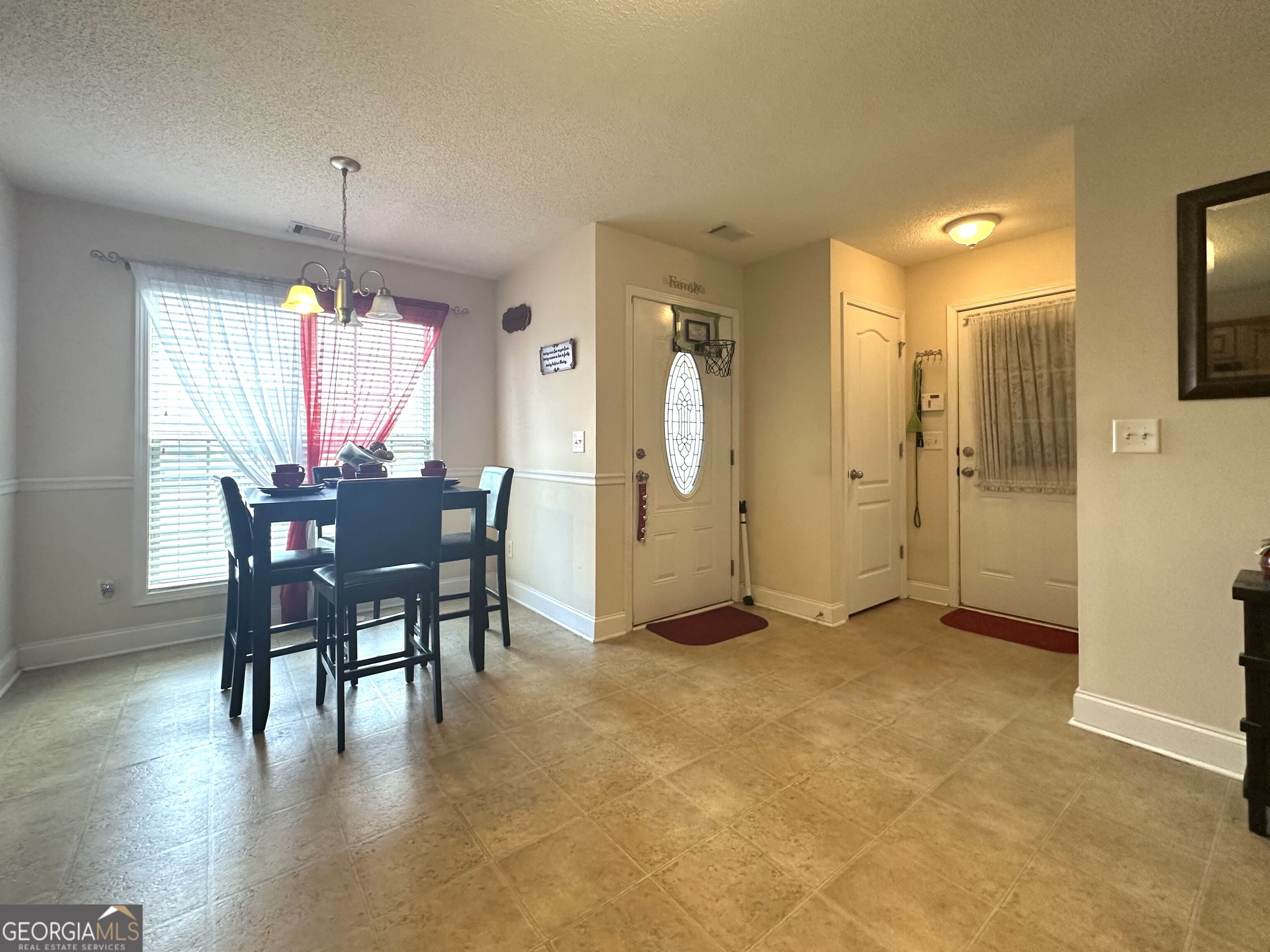 105 Ritz Lane Property Photo 6