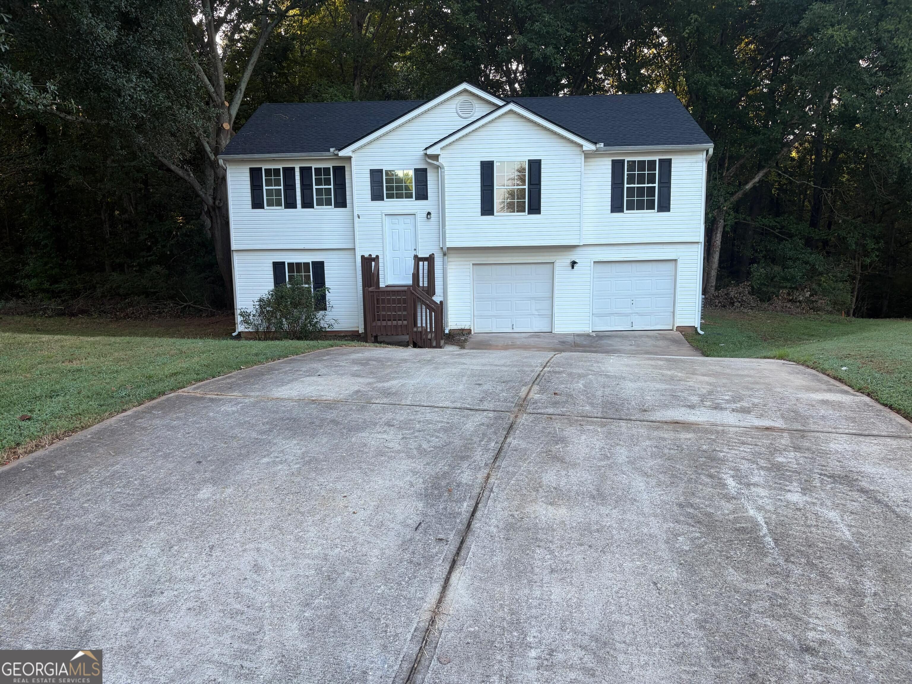 637 Skyland Drive Property Photo 1