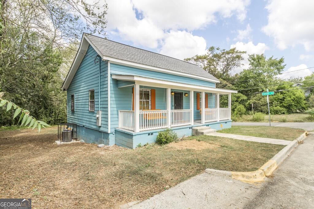 2131 Cedar Street Property Photo 2