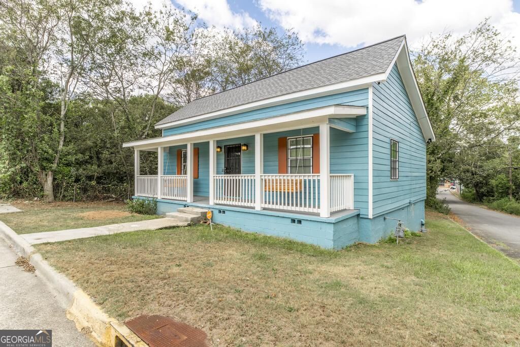 2131 Cedar Street Property Photo 4