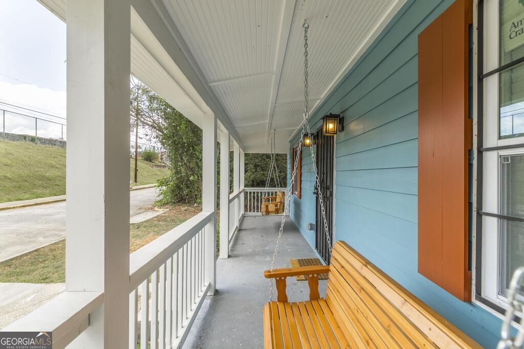 2131 Cedar Street Property Photo 5