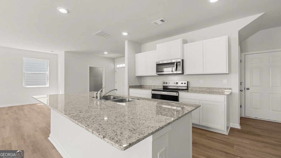 332 Creekview Way Property Photo 6