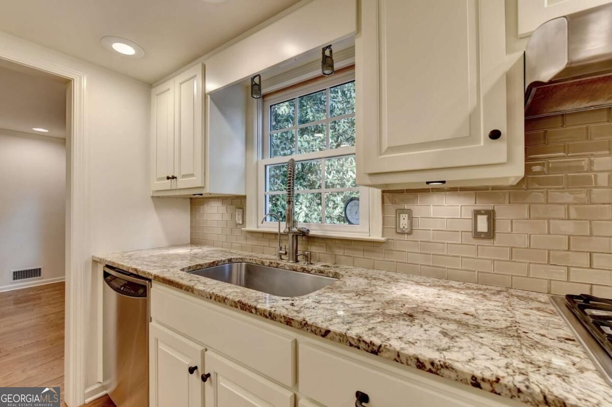 3852 Ivey Lane Sw Property Photo 15
