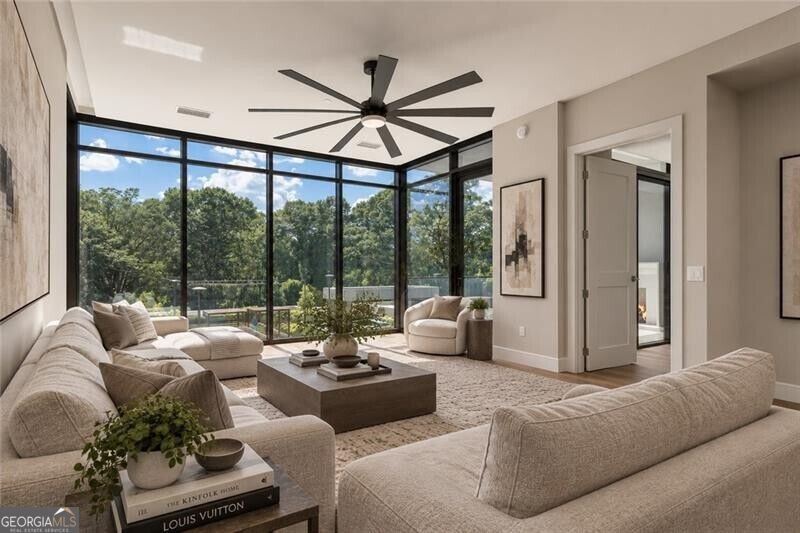 2520 Peachtree Road Nw # 403 Property Photo 2