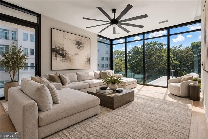 2520 Peachtree Road Nw # 403 Property Photo 3