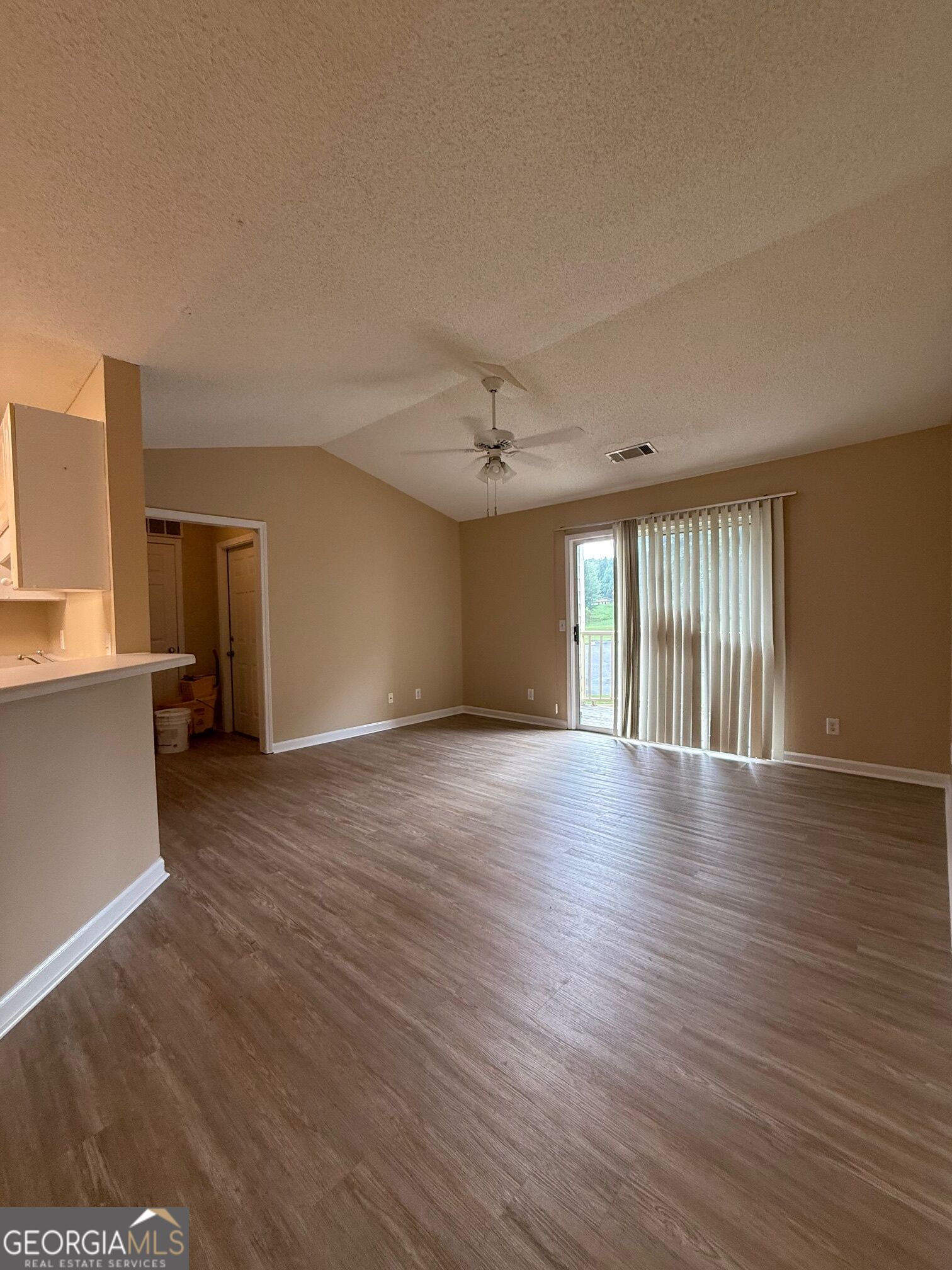 320 Ridgewood Avenue # B4 Property Photo 4