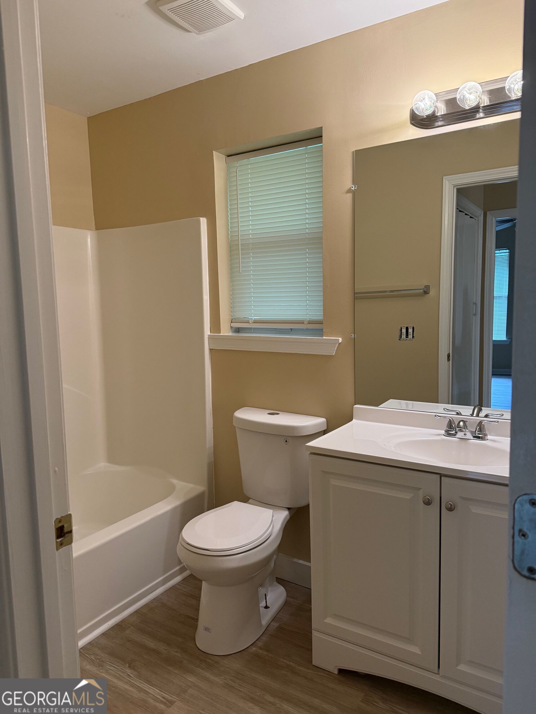 320 Ridgewood Avenue # B4 Property Photo 10