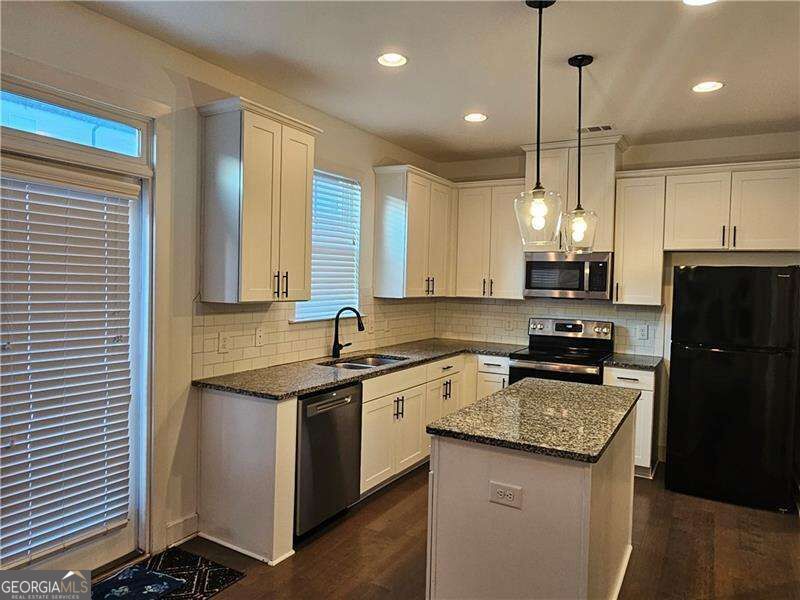 73 S Auburn Landing Place Property Photo 4