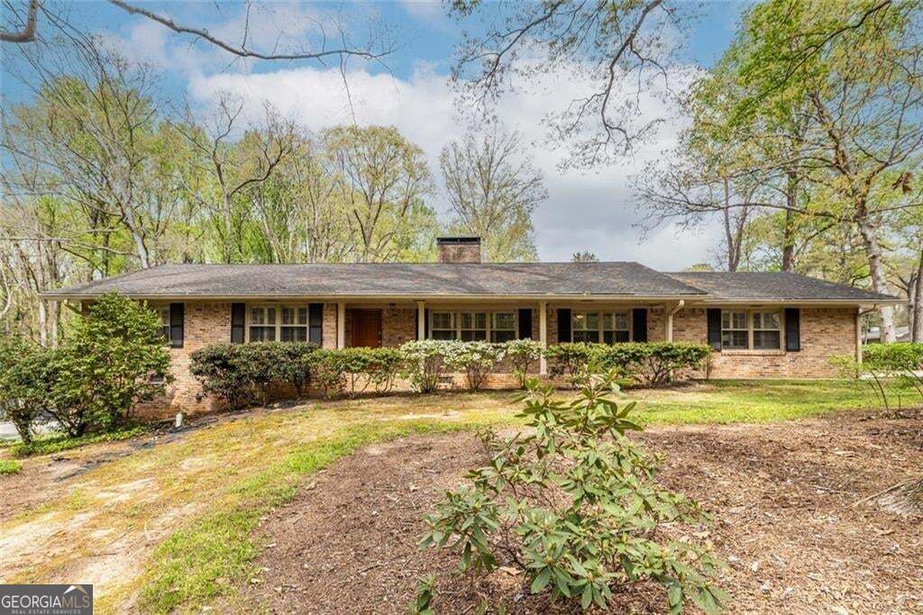 3360 Embry Hills Drive Property Photo 2