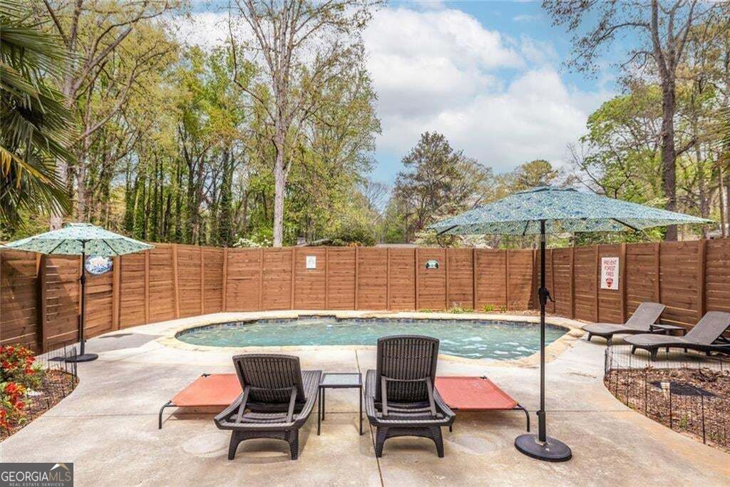 3360 Embry Hills Drive Property Photo 4