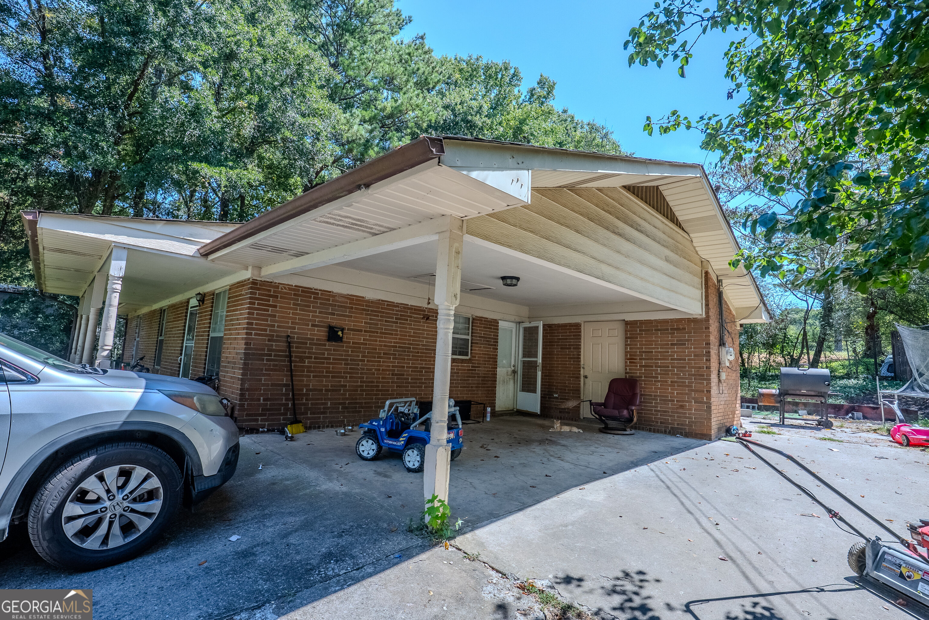 122 Rosedale Drive Property Photo 2
