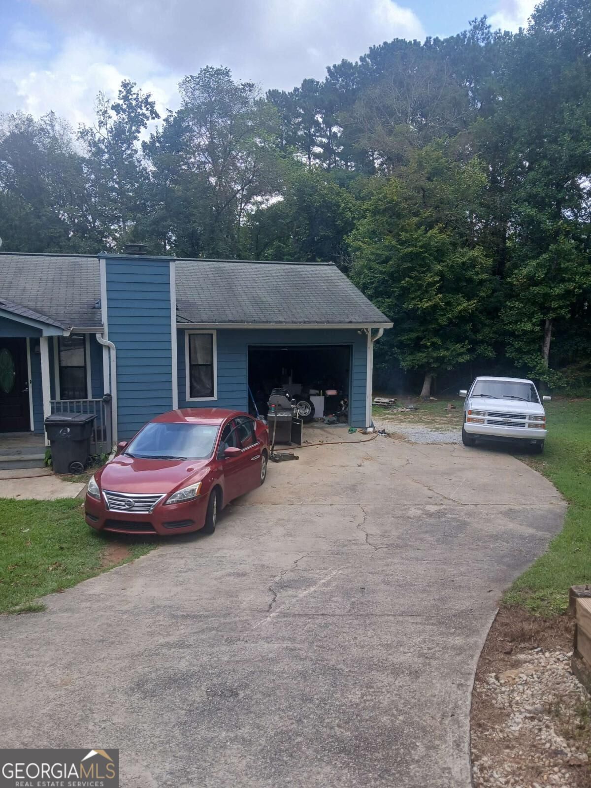 5261 Nathan Drive Nw Property Photo 2
