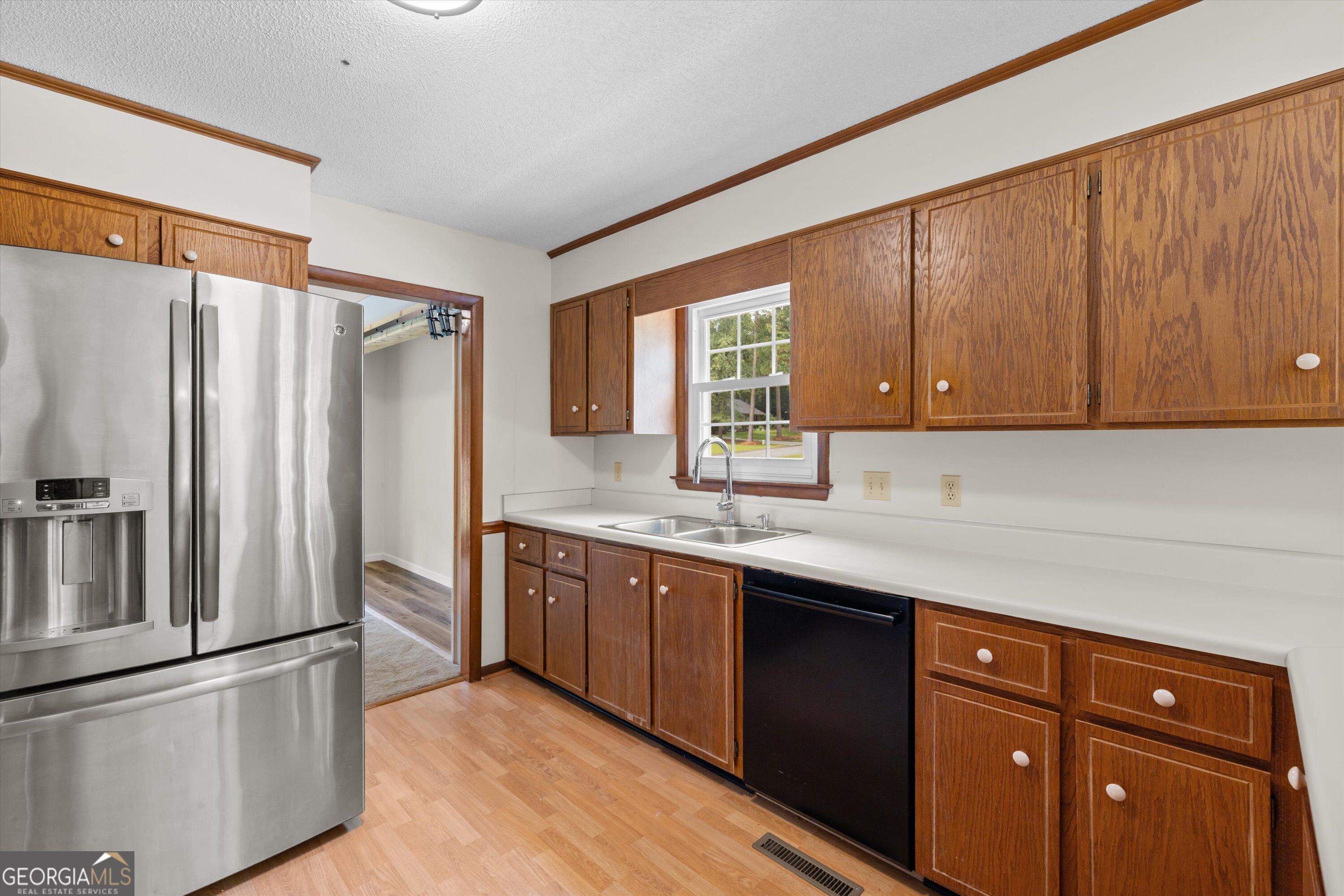 1082 Kismet Drive Property Photo 15