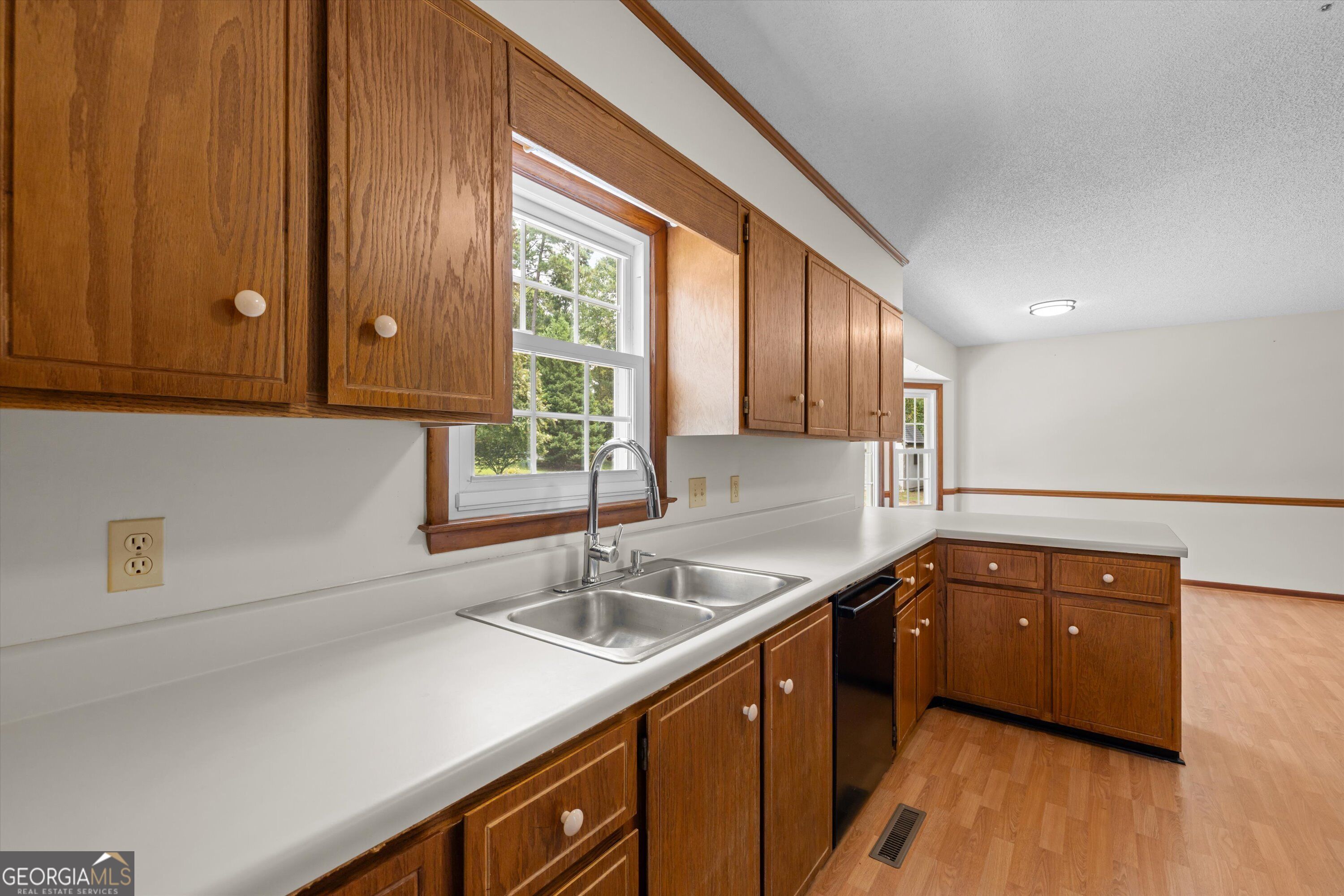 1082 Kismet Drive Property Photo 16