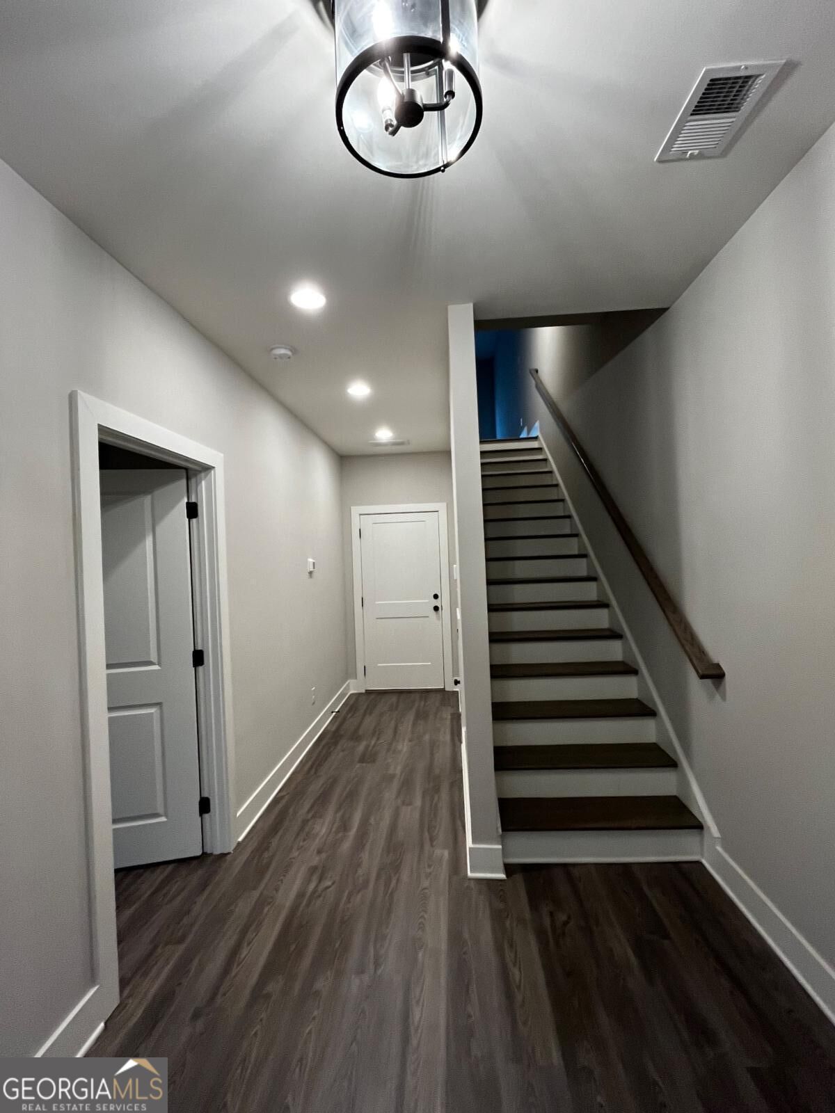 2011 Oak Lane Nw Property Photo 7