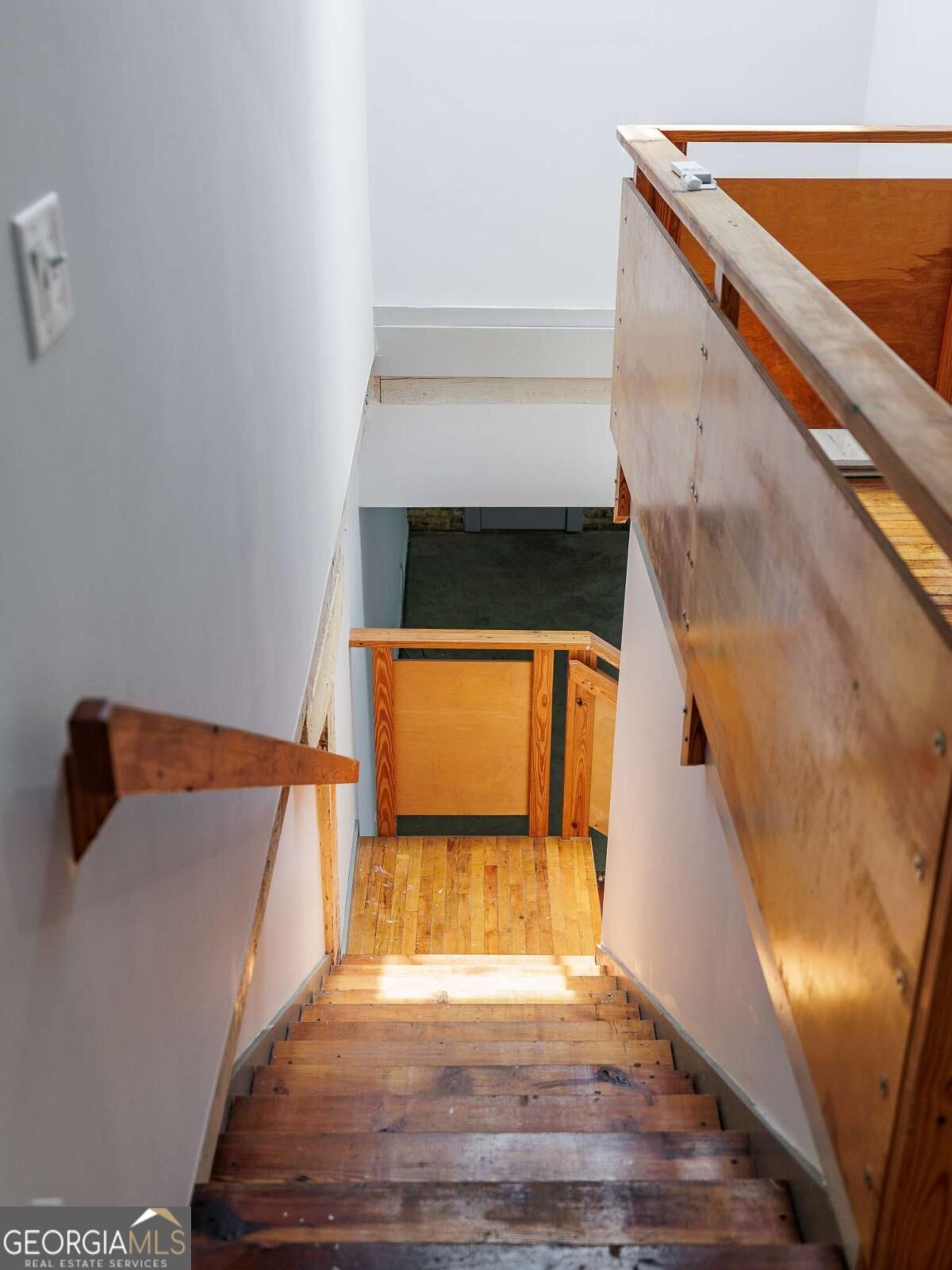 585 White Circle # 5 Property Photo 13