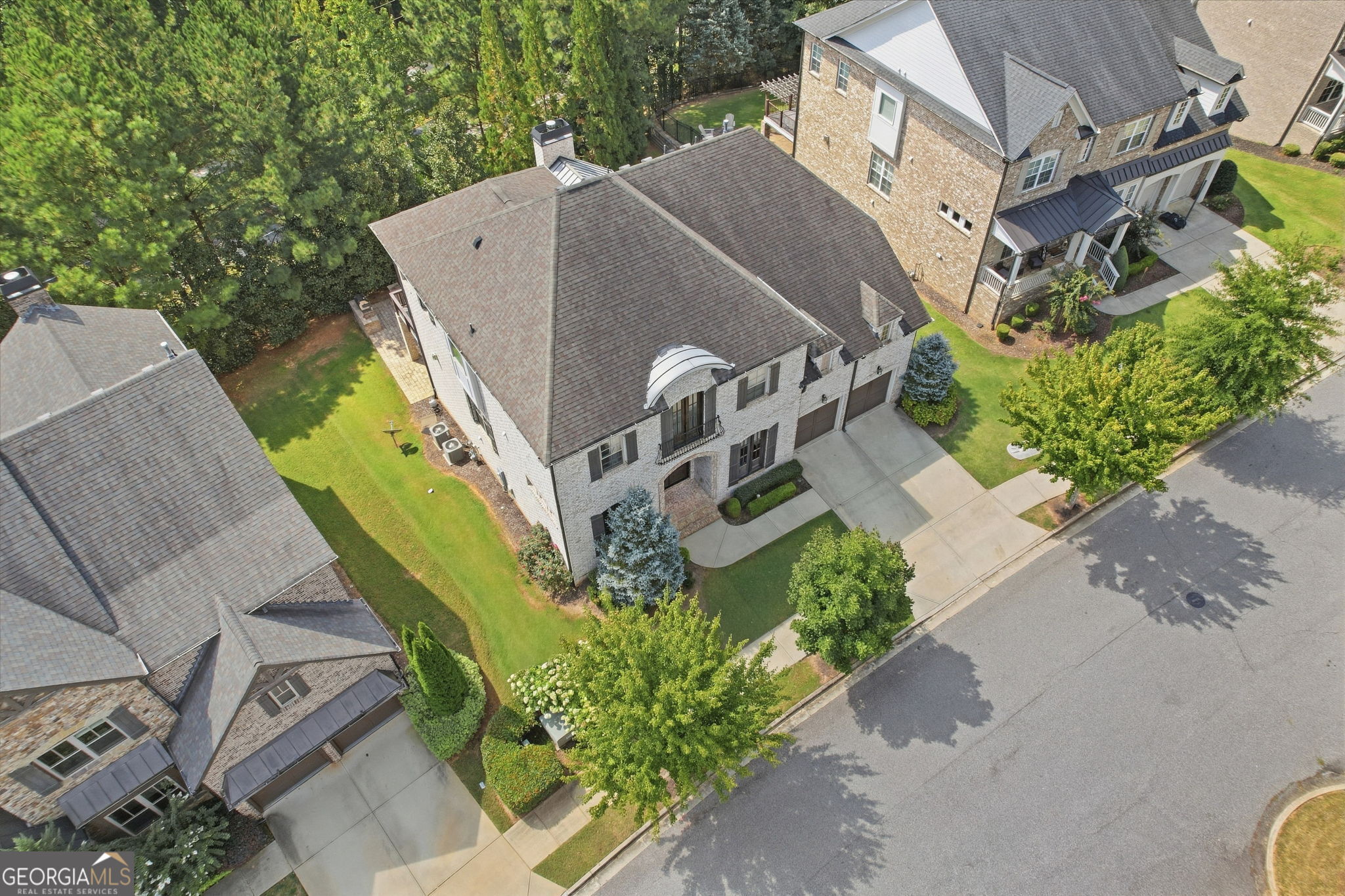 808 Adler Court Property Photo 4