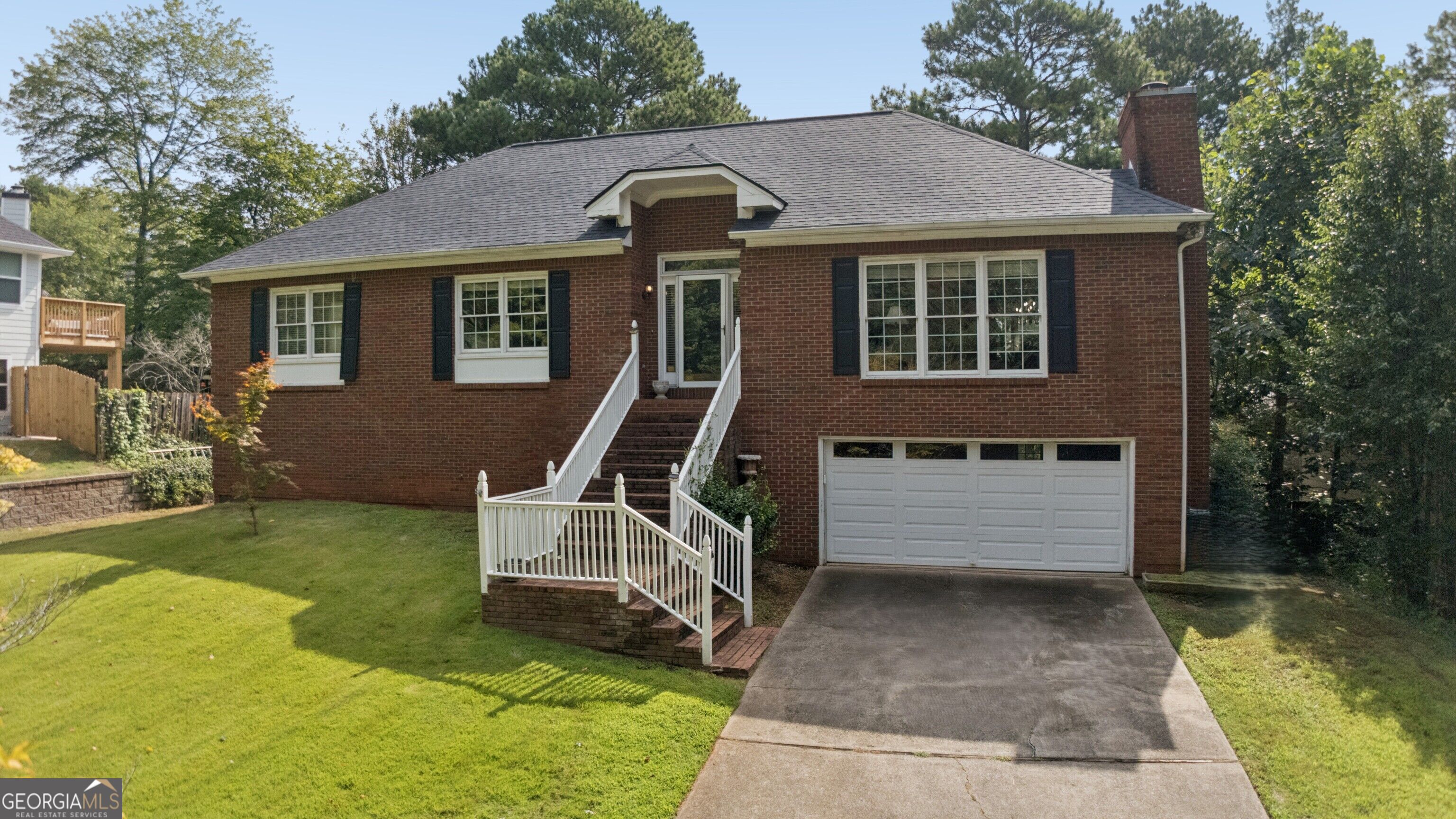 1802 Hunters Glen Ne Property Photo 1