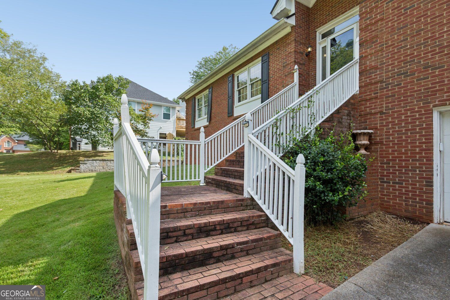 1802 Hunters Glen Ne Property Photo 9