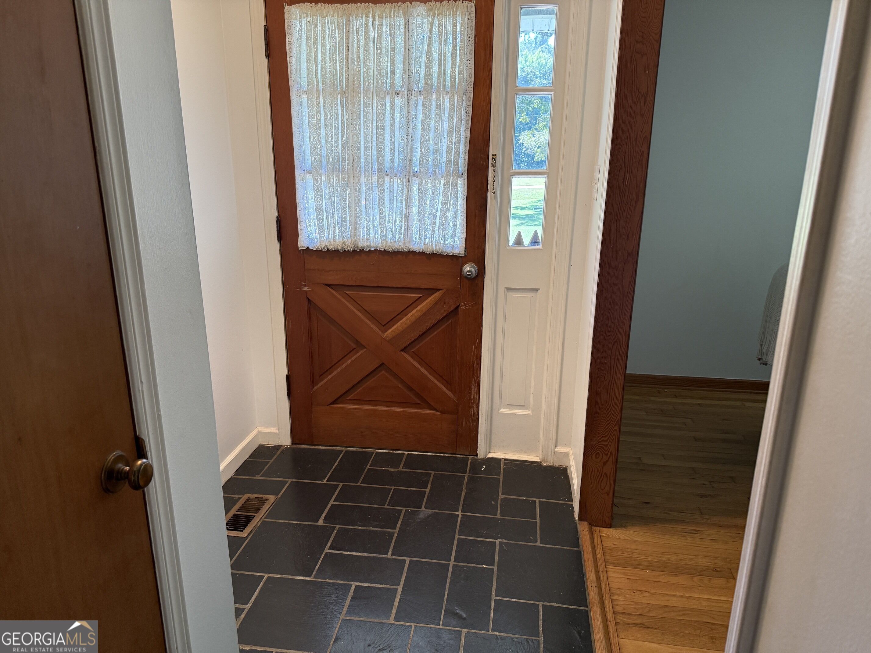 588 Hickman Fork Road Property Photo 6