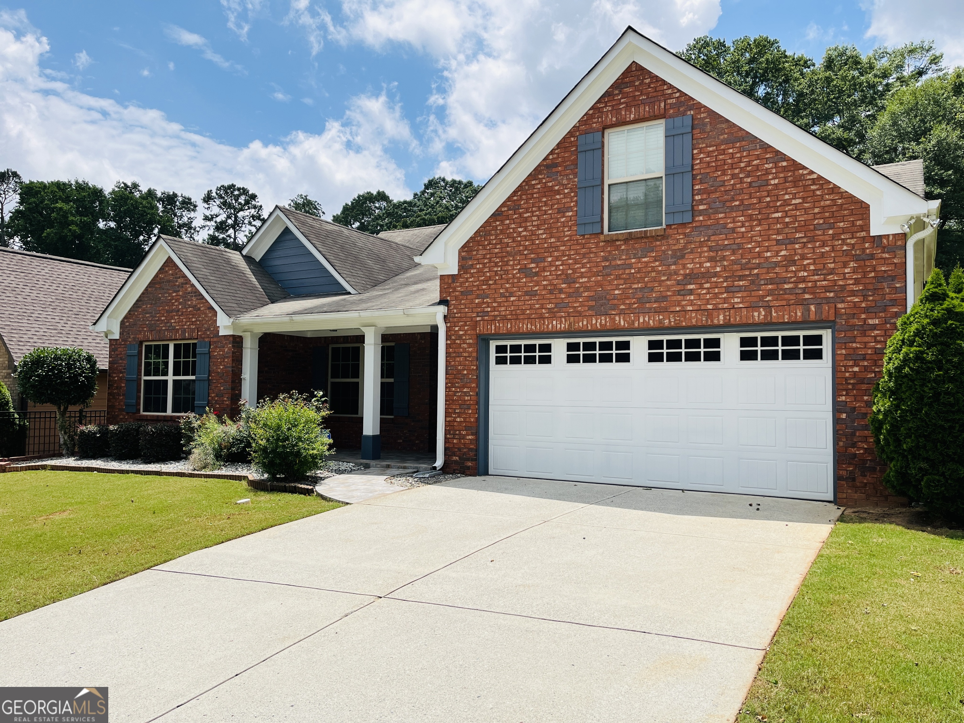 5750 Crest Hill Drive Property Photo 1