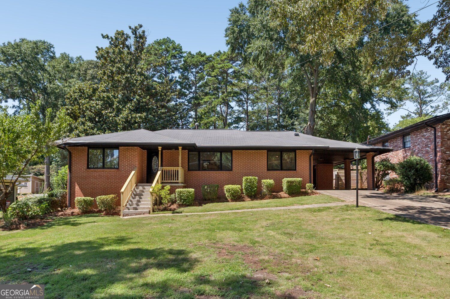 2171 Edgemore Drive SE Property Photo 1