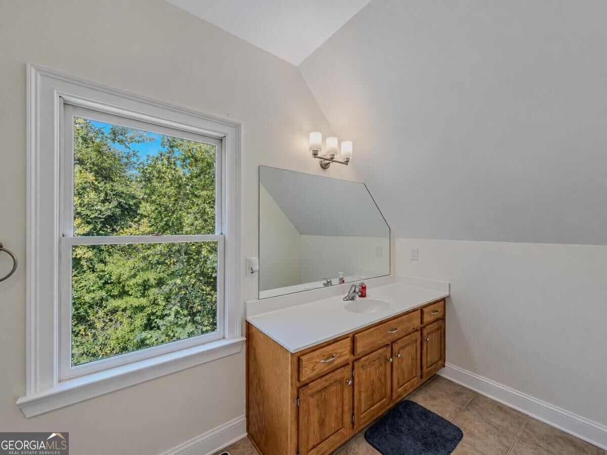 149 Robson Trail Property Photo 35