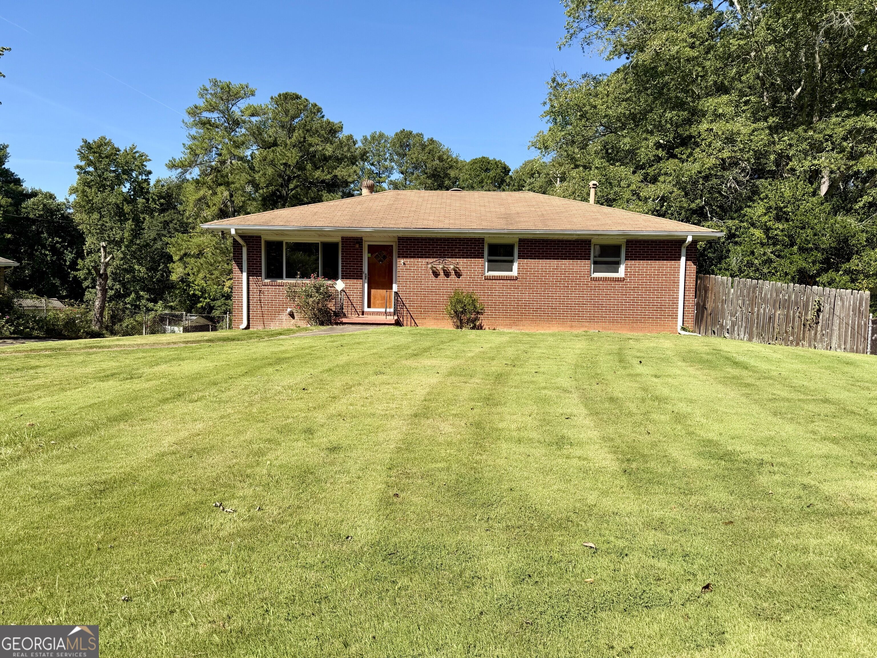 3226 Woodview Drive Se Property Photo 1