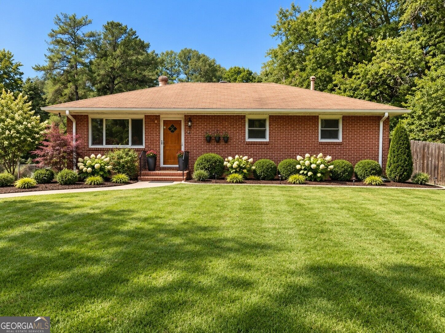 3226 Woodview Drive Se Property Photo 2