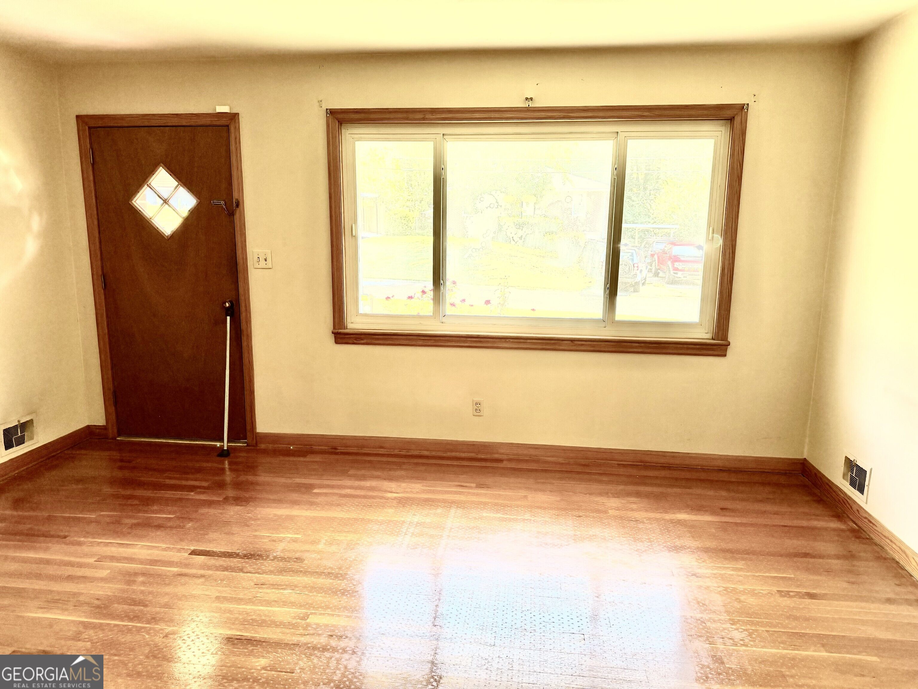 3226 Woodview Drive Se Property Photo 5