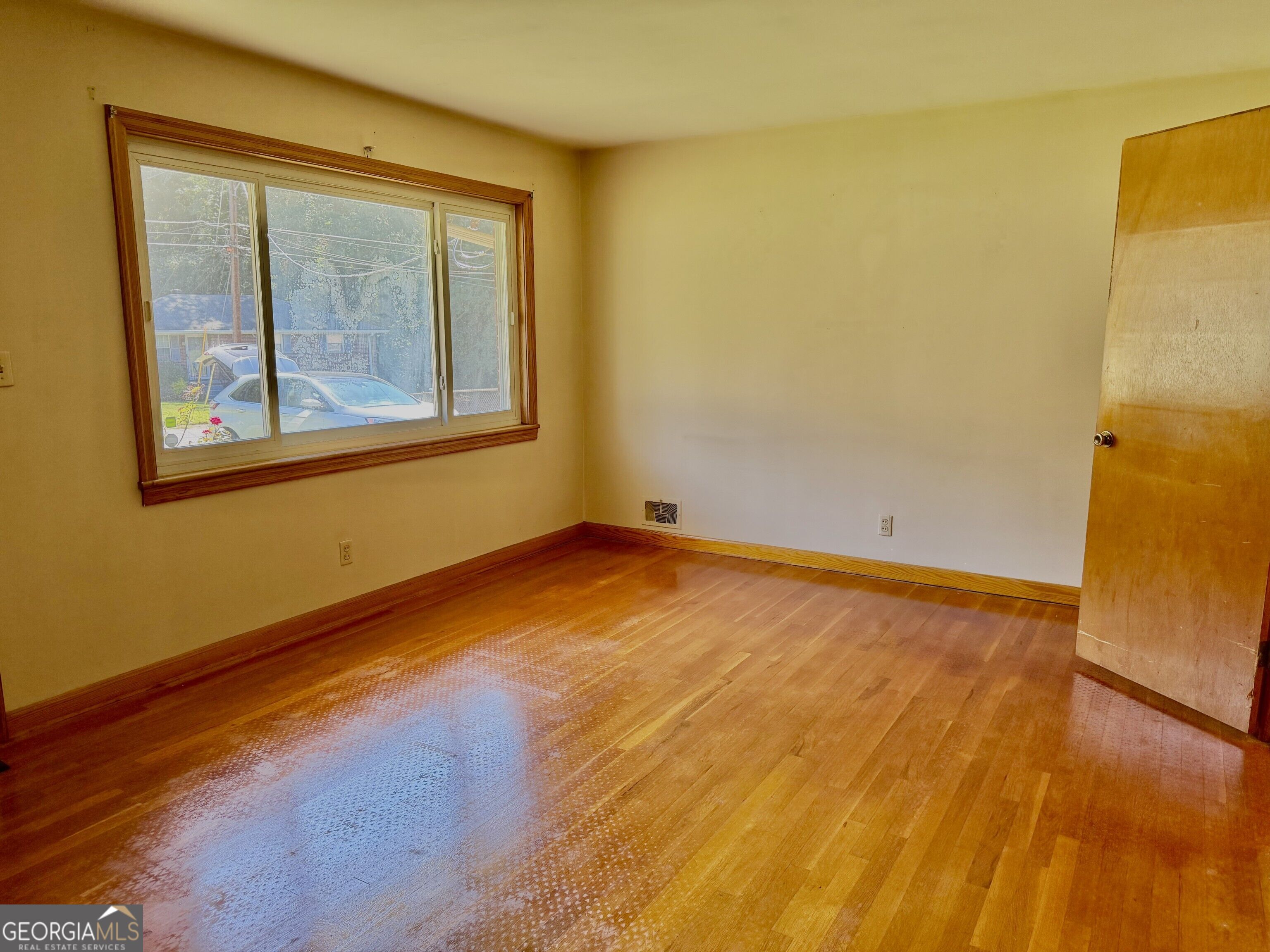 3226 Woodview Drive Se Property Photo 6
