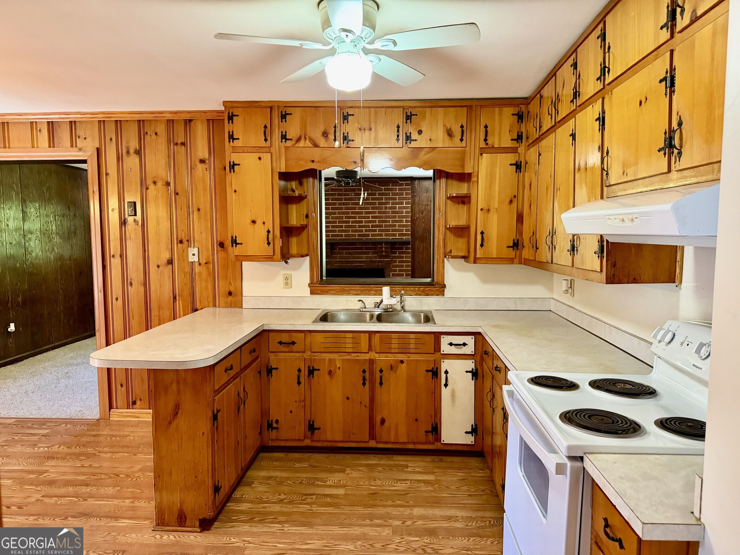 3226 Woodview Drive Se Property Photo 7