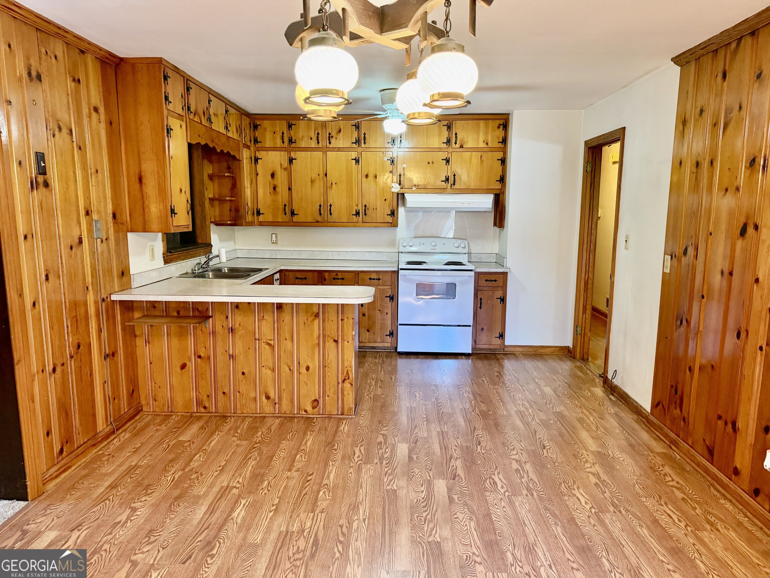 3226 Woodview Drive Se Property Photo 10