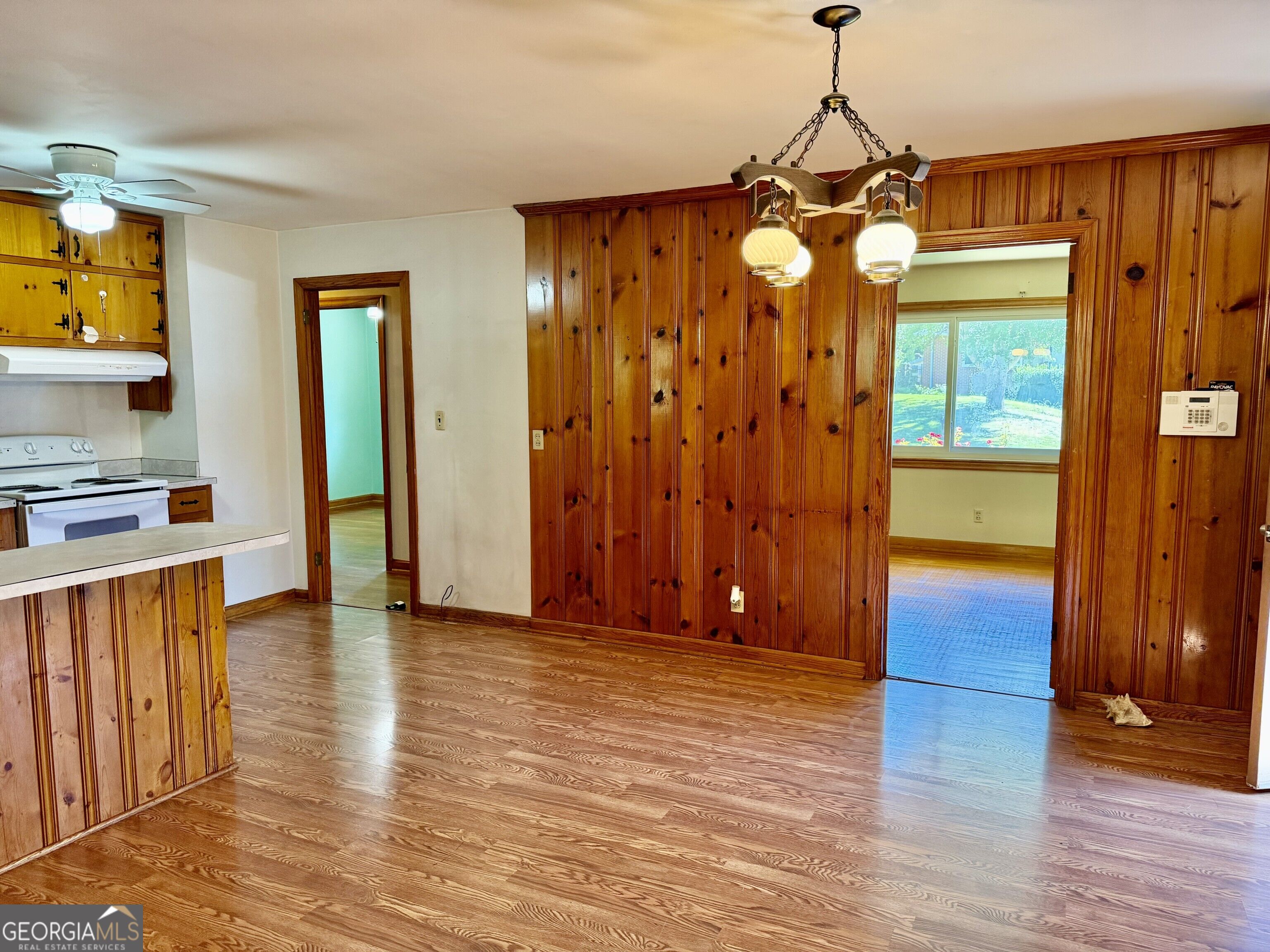 3226 Woodview Drive Se Property Photo 12