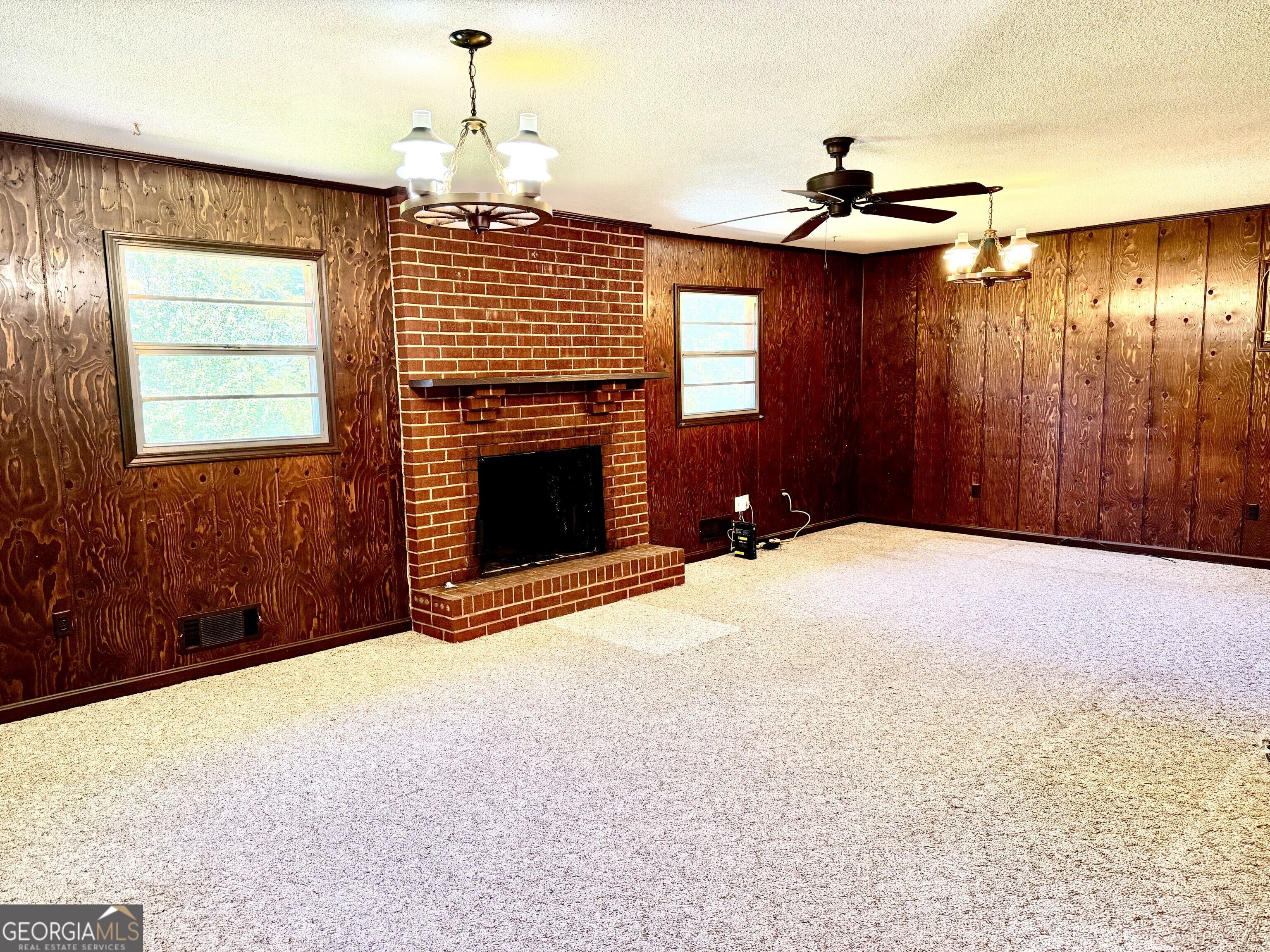 3226 Woodview Drive Se Property Photo 15
